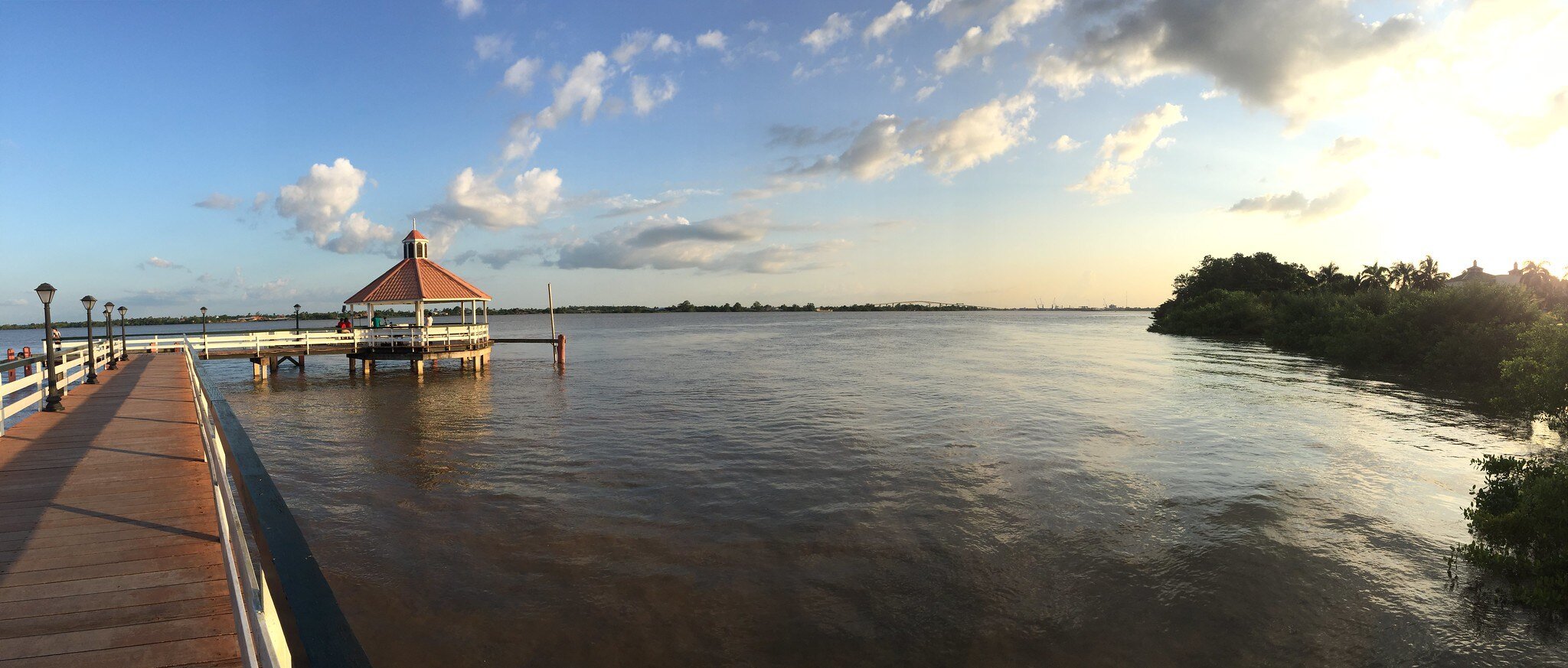 Suriname by the water